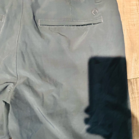 Hang Ten Men's Dark Gray Flat Front Shorts - Picture 5 of 6